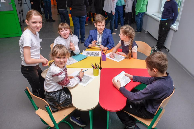 Голик показал образцовую школу в Днепропетровской области